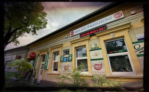 Üzletünk kívülről